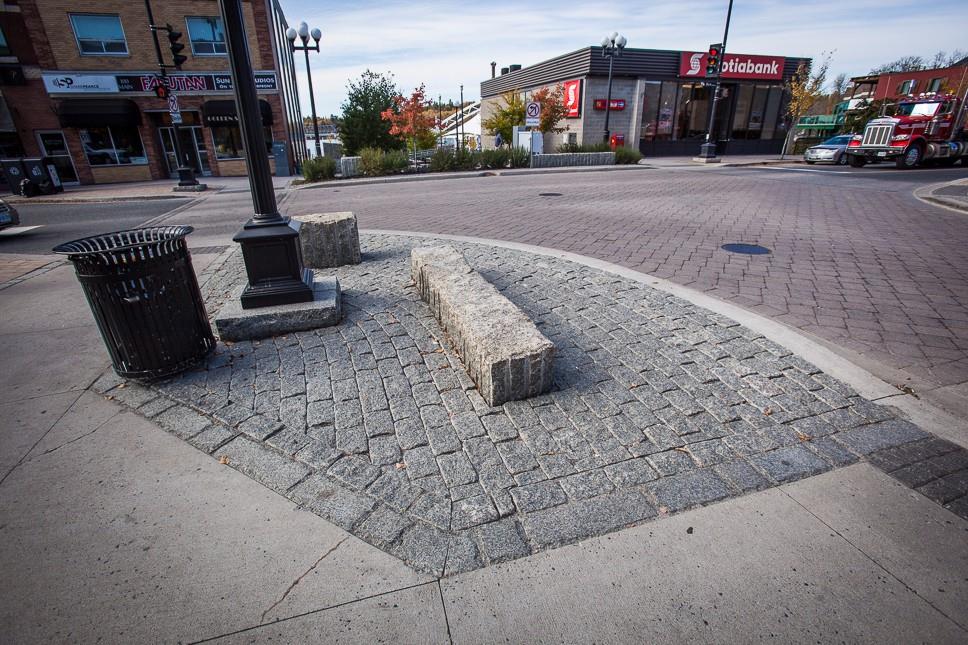 geplaveide road.jpg cobblestone road.jpg
