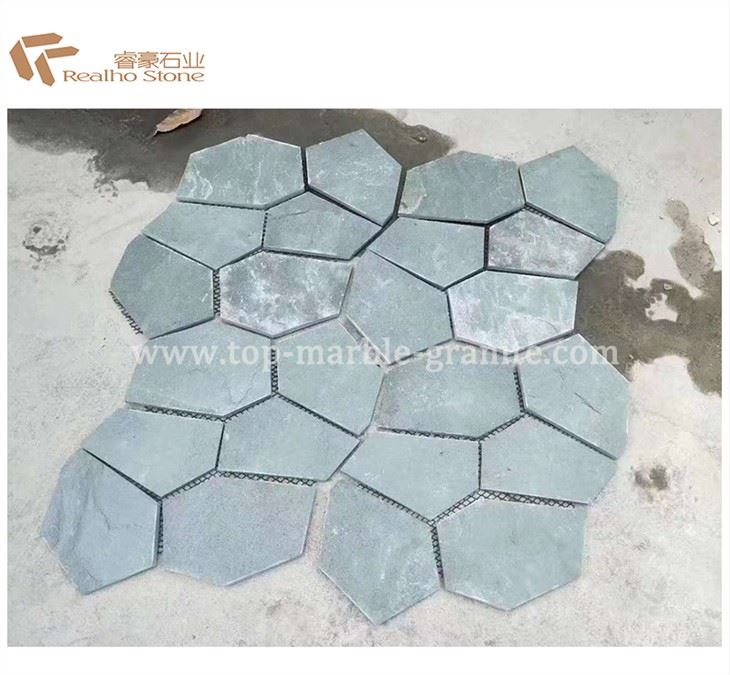 Willekeurig leisteen plavuizen patroon met mesh backing